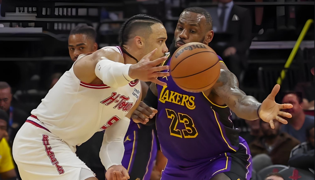 包含刚刚！詹姆斯新星出色防守表现惊艳密尔沃基雄鹿冲刺阶段豪取连胜，西亚卡姆连续十二场比赛得分超过失利的词条